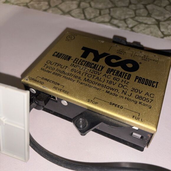 Model Train HO Bldgs Water Tower A Lot Of Track Transformer Small Accents As Is - Picture 16 of 16